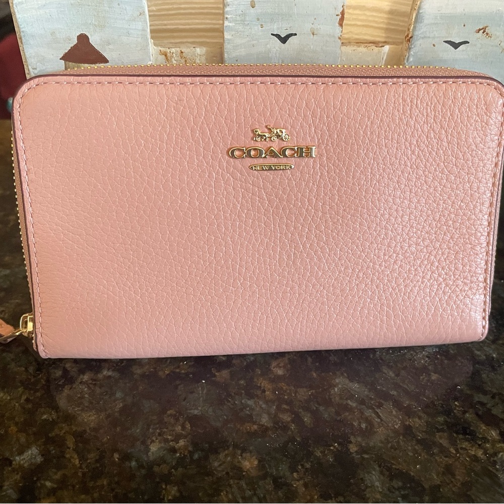 Coach Medium ID Zip Around wallet in shell pink